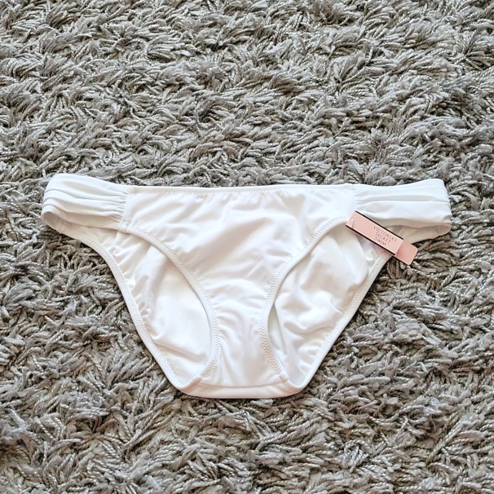 ❄️2/$10❄️Victoria's Secret Bikini Bottoms